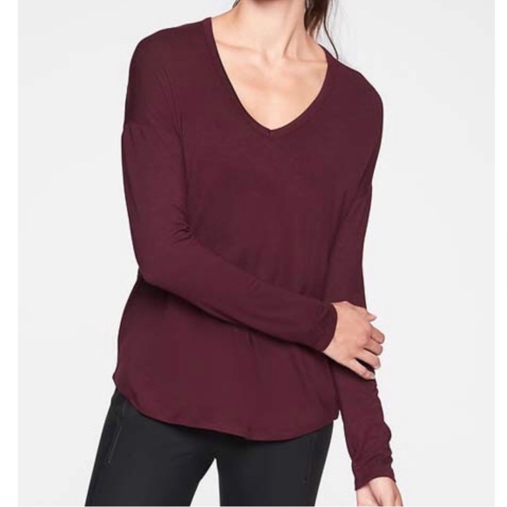 Athleta Burgundy Cloudlight V-Neck Long Sleeve Size Large